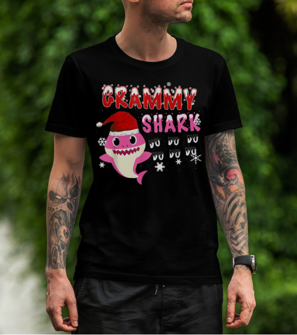 Grammy Shark Doo Doo Doo Christmas Family Holiday Santa Hat T-Shirt