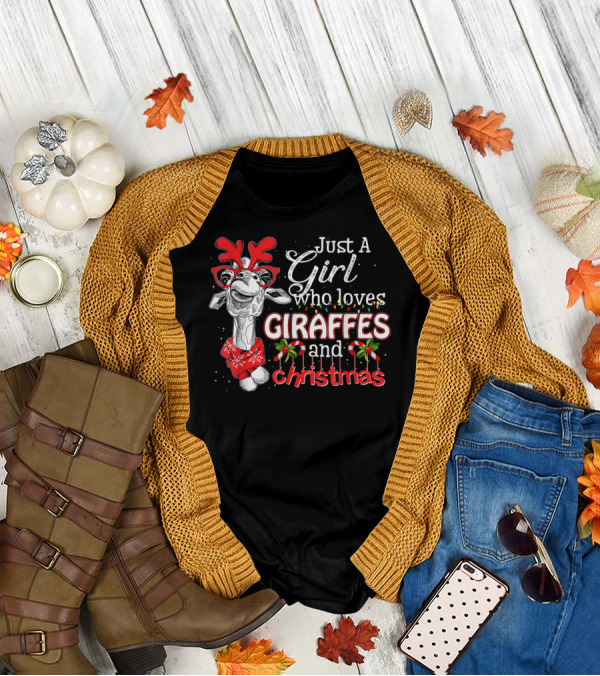 Just A Girl Who Loves Giraffes And Christmas T-Shirt