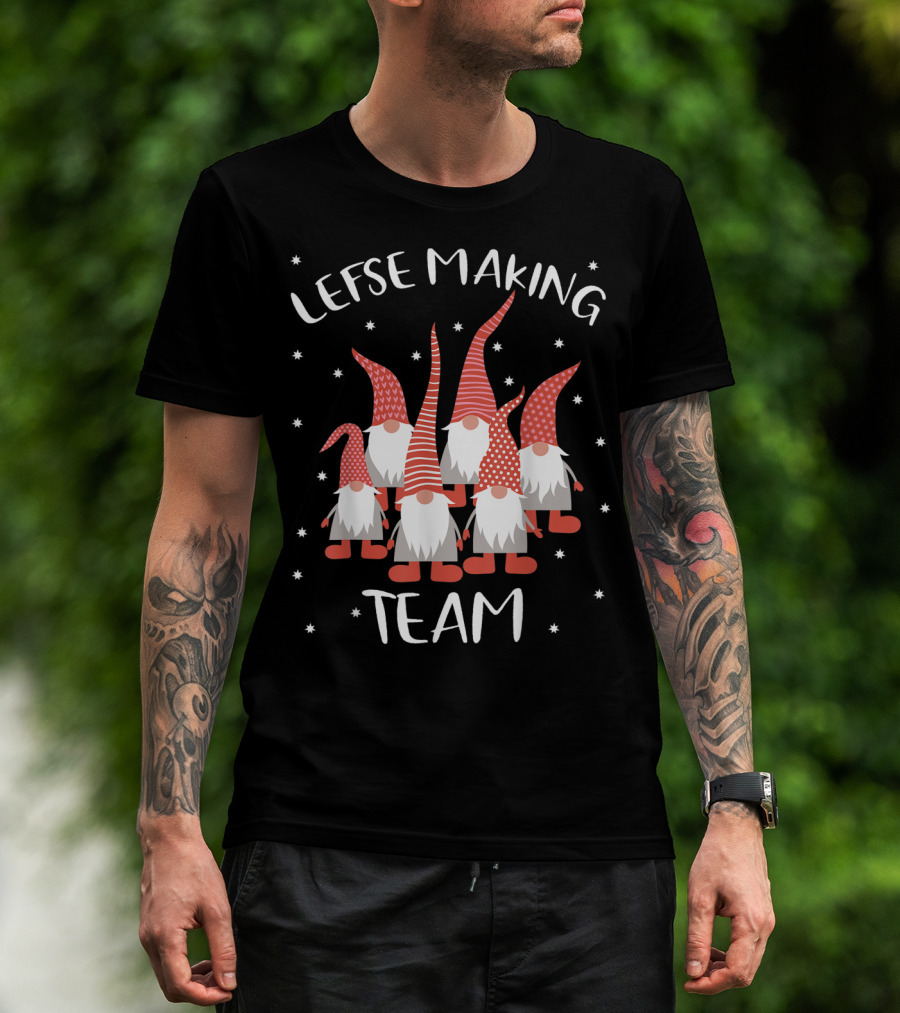 Lefse Making Team God Jul Gnome Tomte Christmas T-Shirt