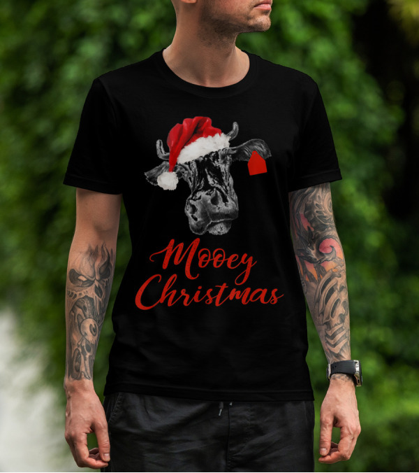 Mooey Christmas Funny Cow Santa Hat T-Shirt