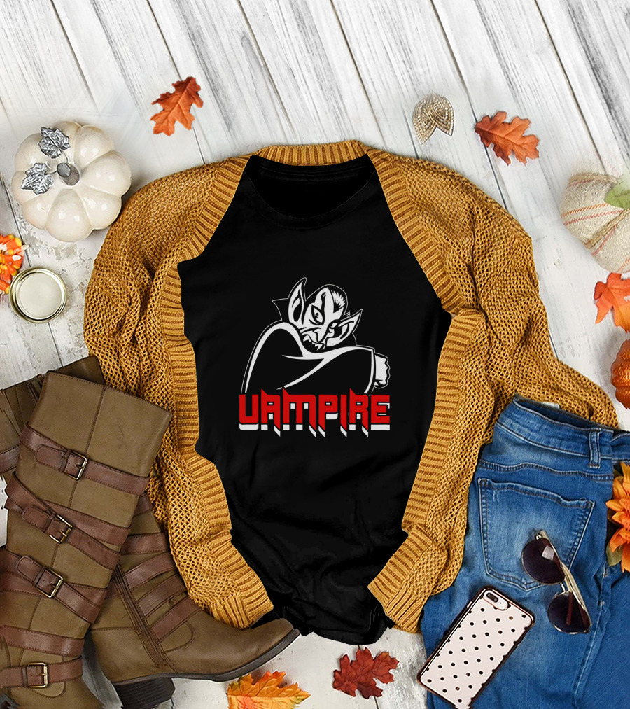 Vampire Halloween Amusing Dracula Graphic Black Red T-Shirt