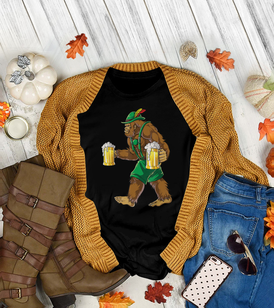 Bigfoot Lederhosen Oktoberfest Men Prost Beer Stein T-Shirt
