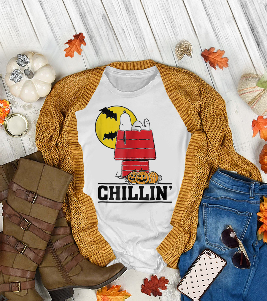 Peanuts Snoopy Chillin' Halloween with Pumpkins and Bats T-Shirt