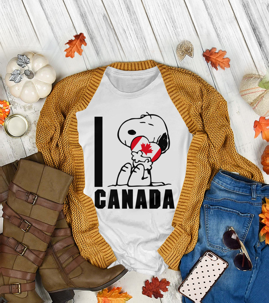 I Love Canada Snoopy Hugging Maple Leaf The Peanuts Movie T-Shirt