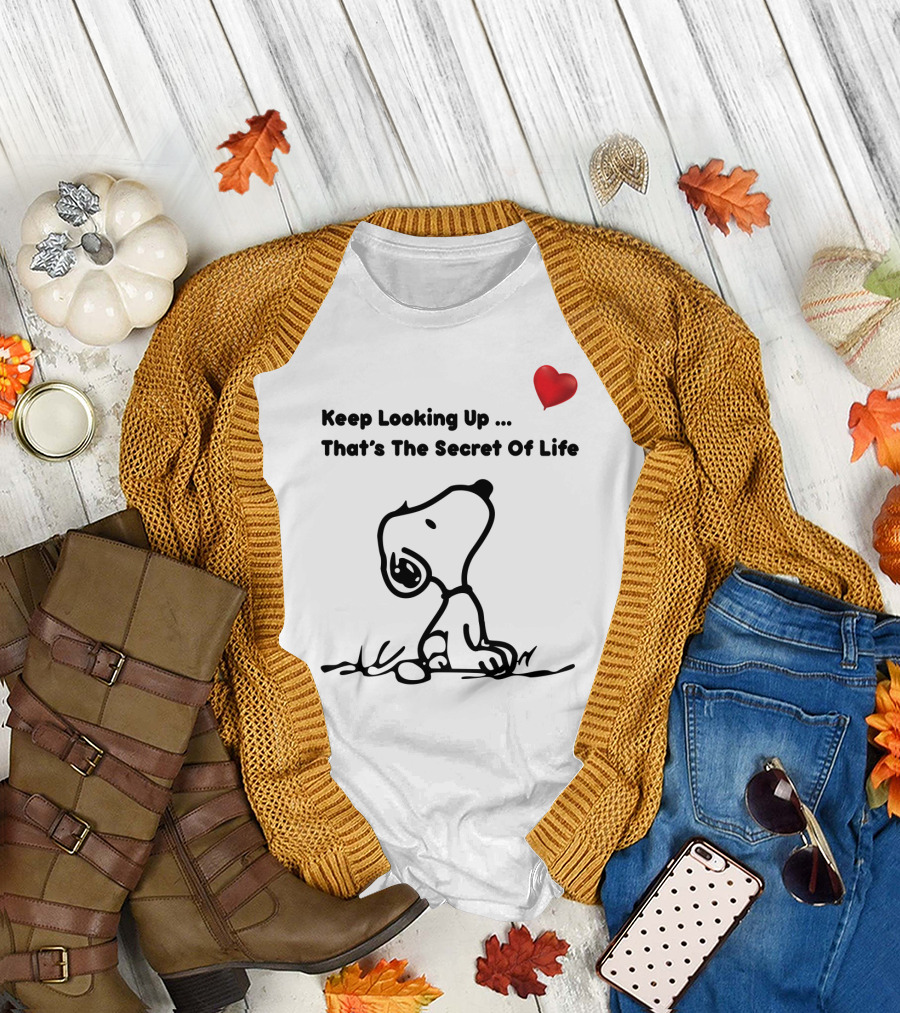 Keep Looking Up That's The Secret Of Life Snoopy Peanuts Heart T-Shirt