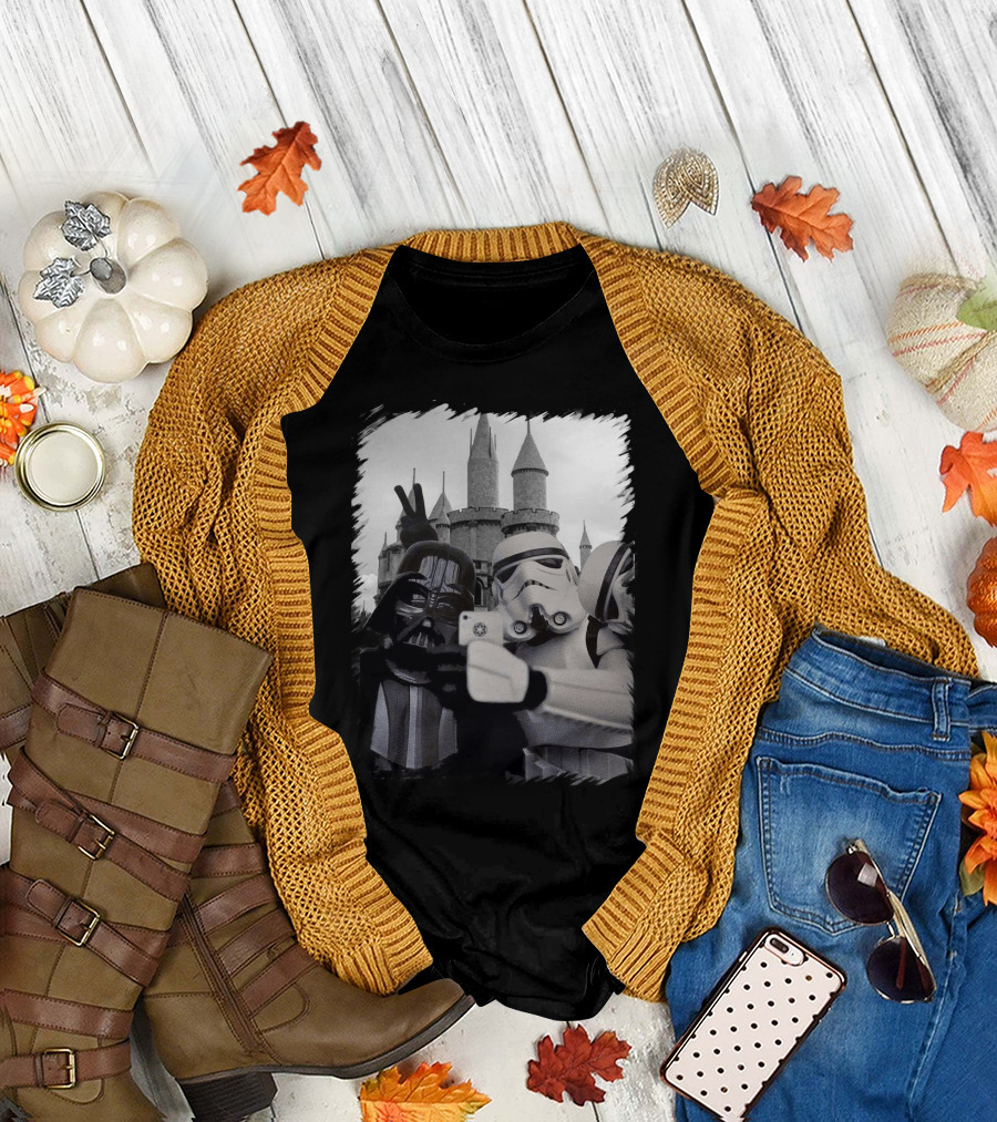 Selfie with Darth Vader and Stormtroopers at Disneyland Castle Star Wars T-Shirt