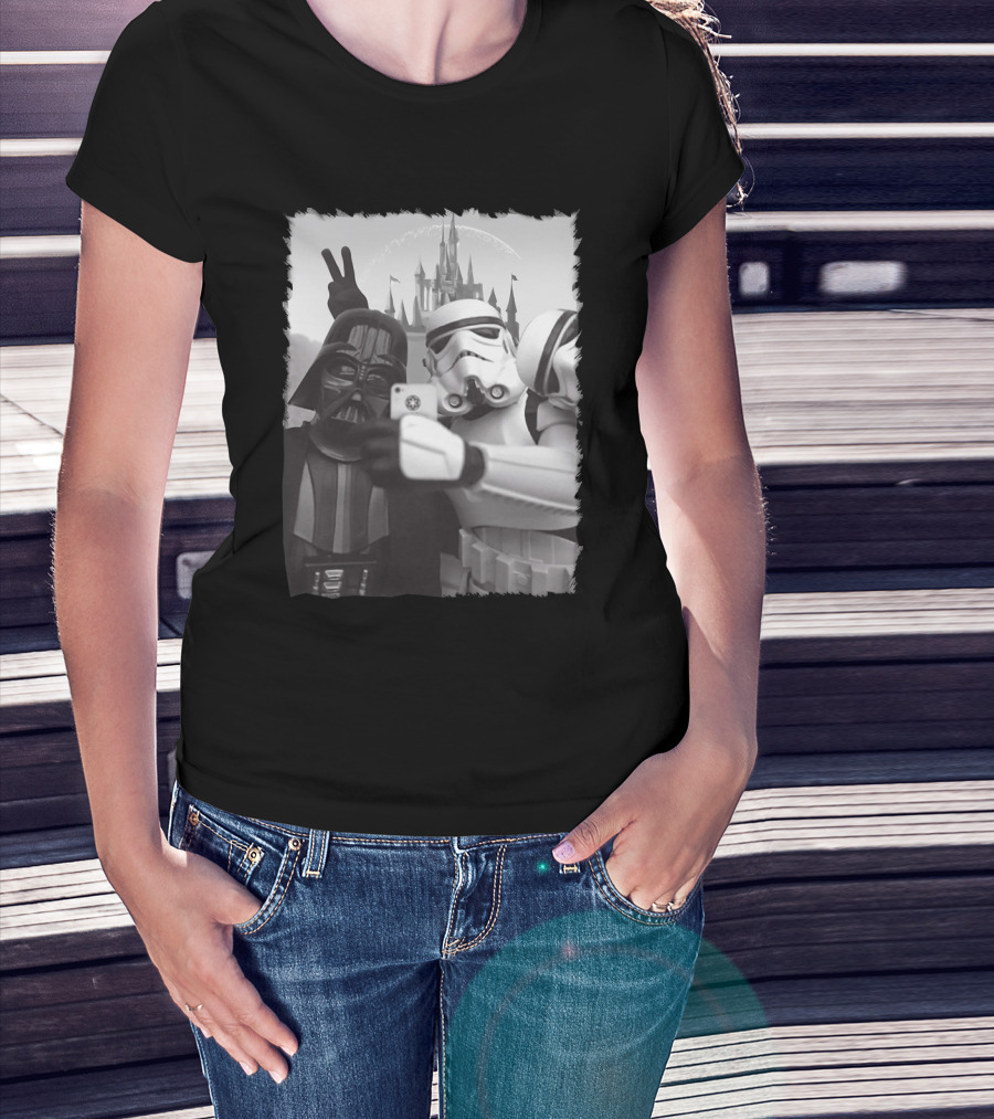 Selfie In Disneyworld Darth Vader Star Wars Stormtrooper Peace Sign Castle T-Shirt