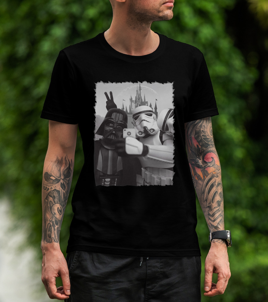 Selfie In Disneyworld Darth Vader Star Wars Stormtrooper Peace Sign Castle T-Shirt