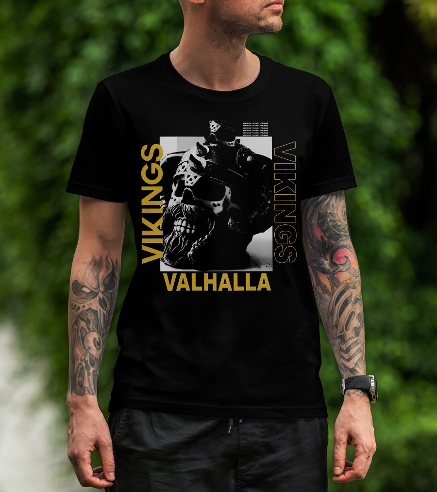 Vikings Valhalla Yule Skull Helm T-Shirt