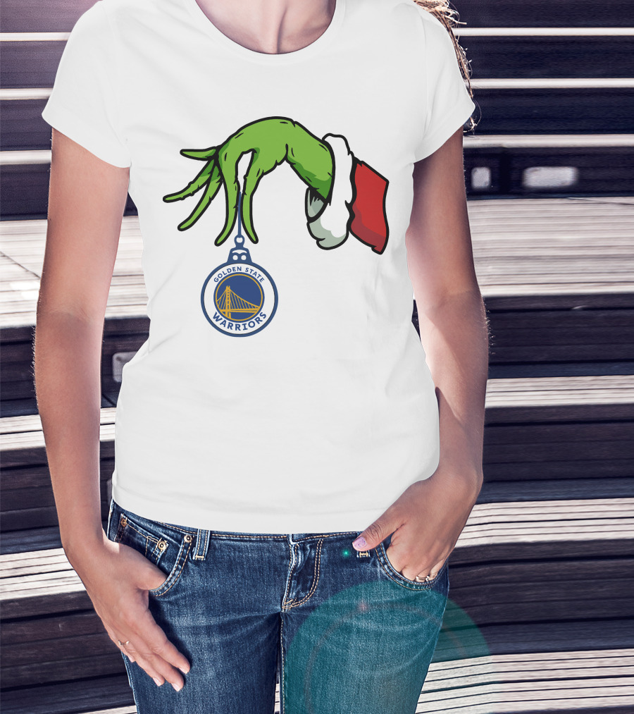 The Grinch Hand Holding Golden State Warriors T-Shirt