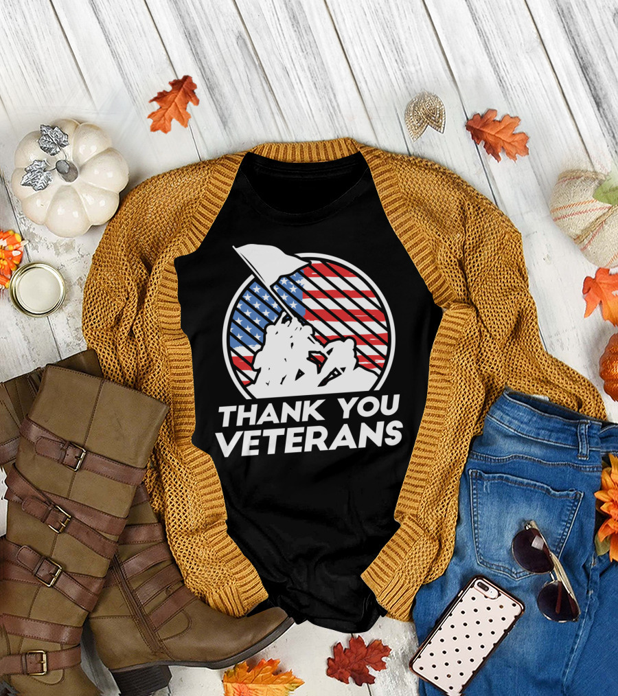 Thank You Veterans Raising Flag Stars and Stripes American Patriotic T-Shirt