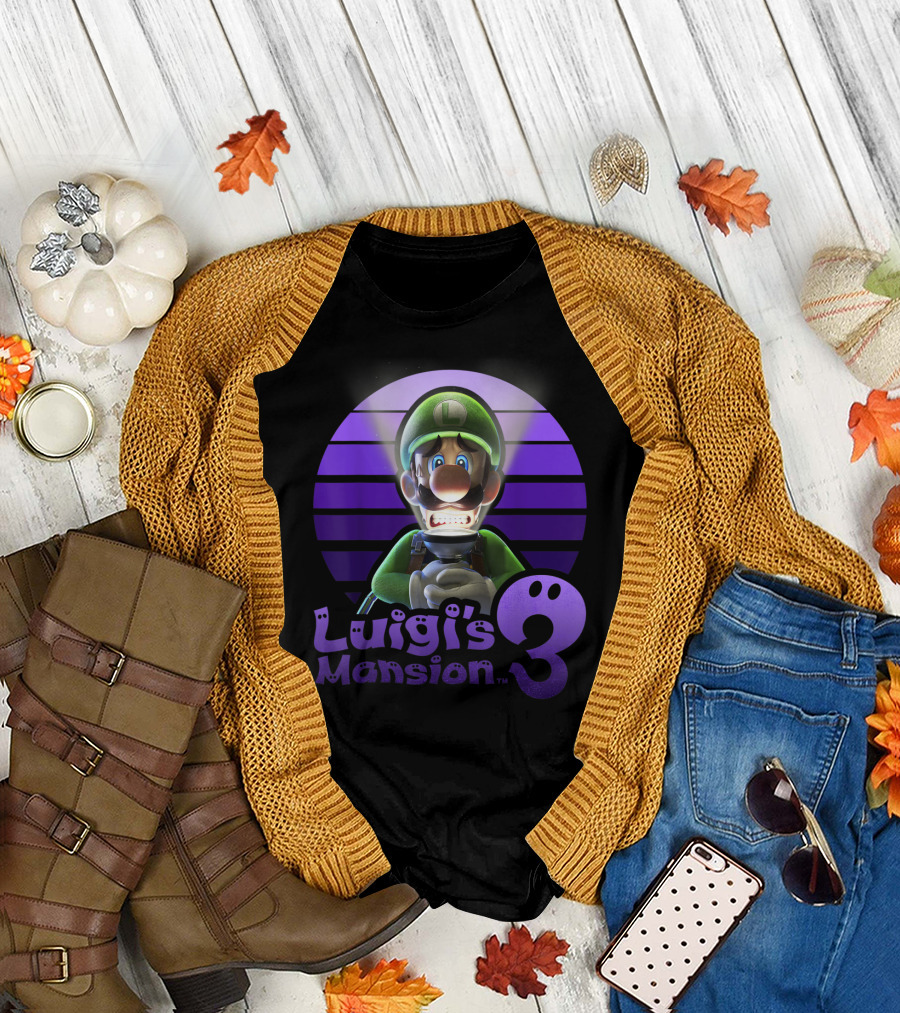 Luigi's Mansion 3 Luigi Scared Purple Background T-Shirt