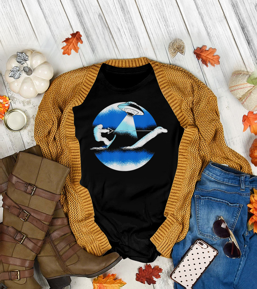 UFO Hunter I Want To Believe Vintage Wakeboarding Alien T-Shirt