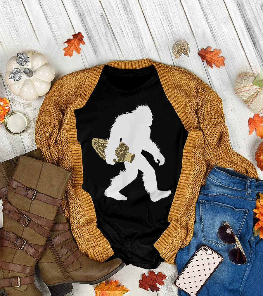 Bigfoot Sasquatch Carrying Morel Mushroom Fungi T-Shirt