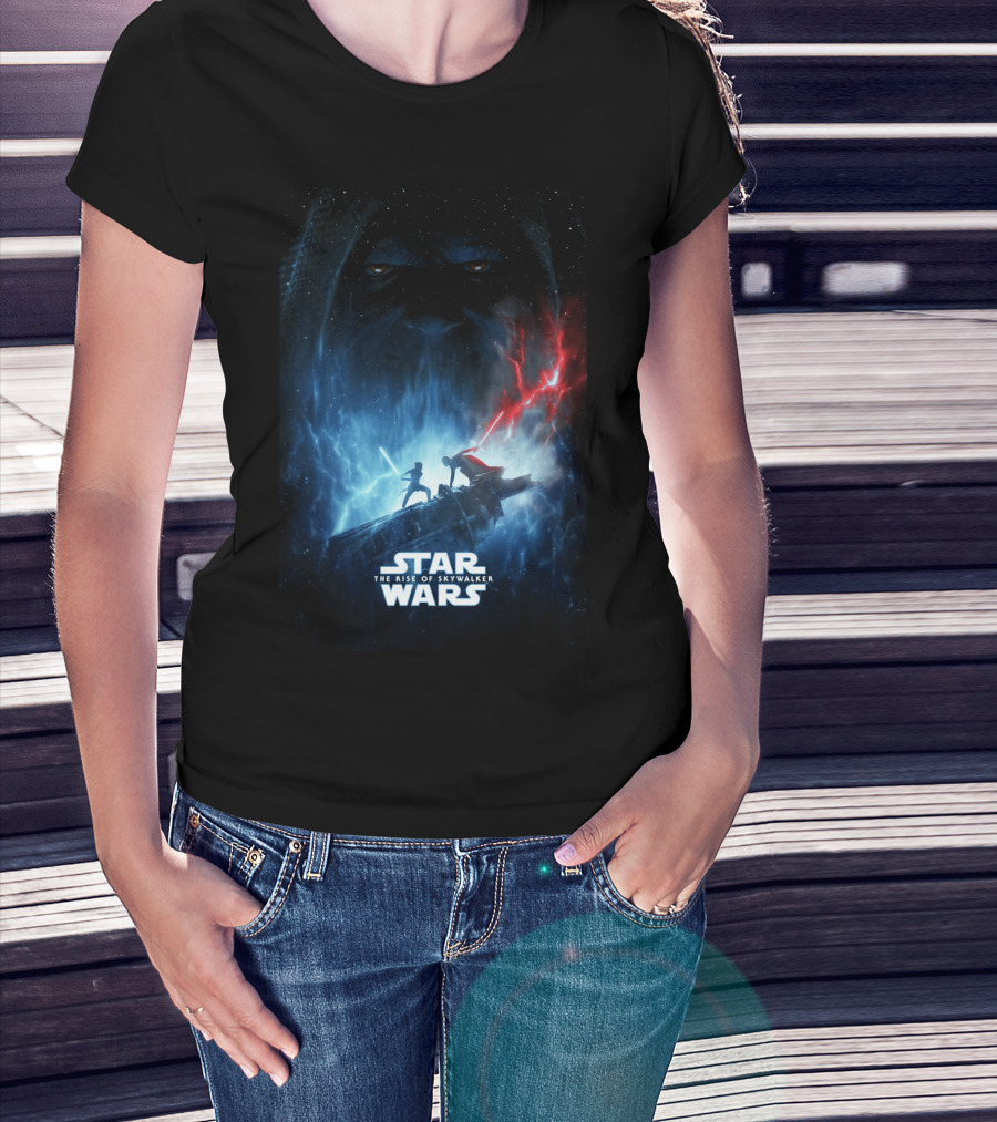 Star Wars The Rise Of Skywalker Epic Duel With Red And Blue Lightsabers T-Shirt