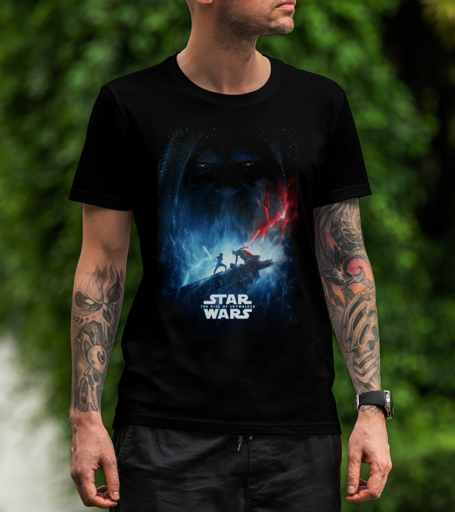 Star Wars The Rise Of Skywalker Epic Duel With Red And Blue Lightsabers T-Shirt