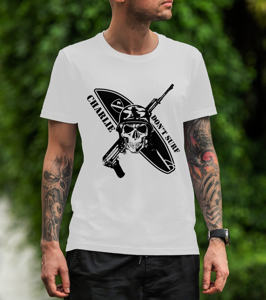 Apocalypse Now Charlie Don't Surf Skull Soldier Surfboard Rifle T-Shirt