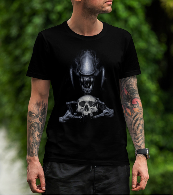 Aliens Fire And Stone Skull And Creature Duel T-Shirt