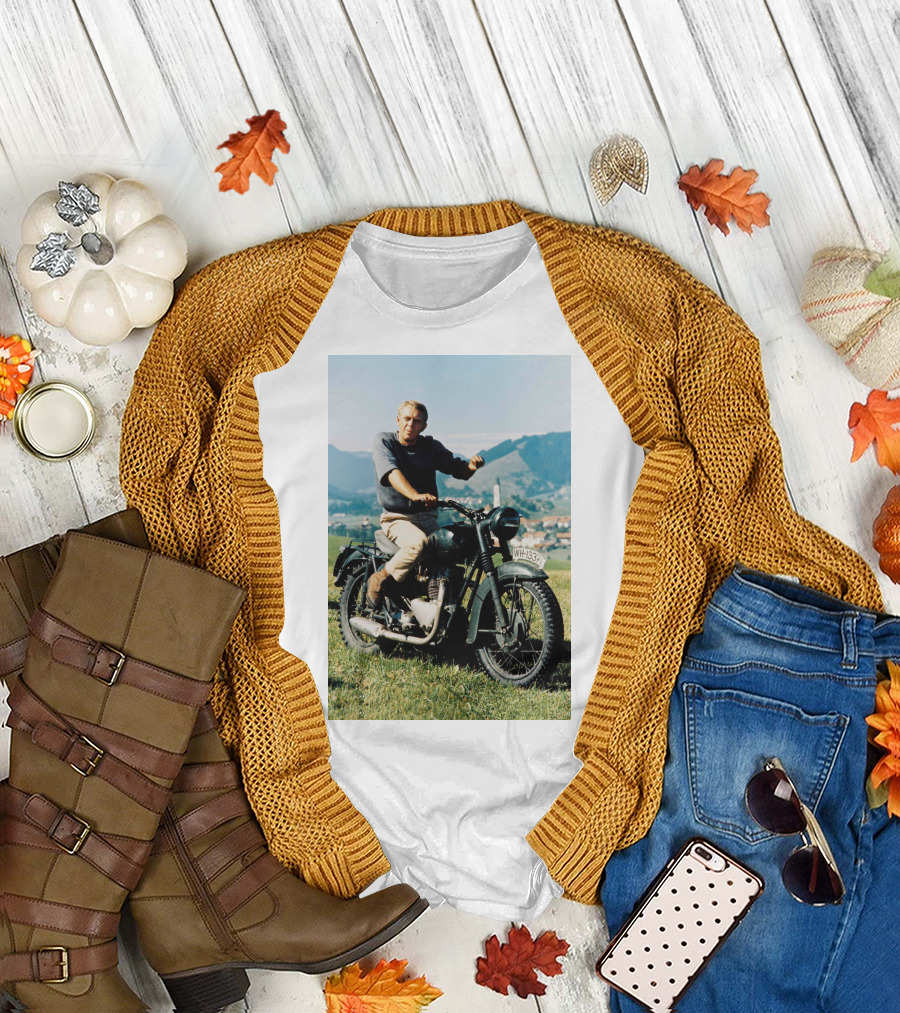 The Great Escape 1963 Steve McQueen Motorcycle Scene T-Shirt