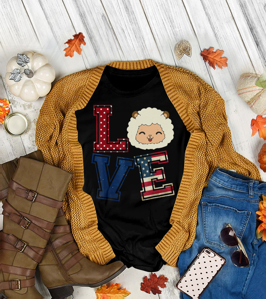 LOVE Sheep Face American Flag Red White Blue Stars Stripes T-Shirt