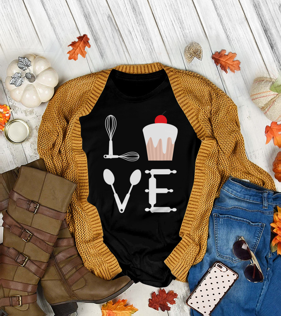Love Baking Whisk Cupcake Spoon Rolling Pin T-Shirt