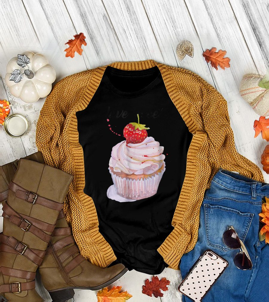 Love Sweets Cupcake Strawberry Baking T-Shirt