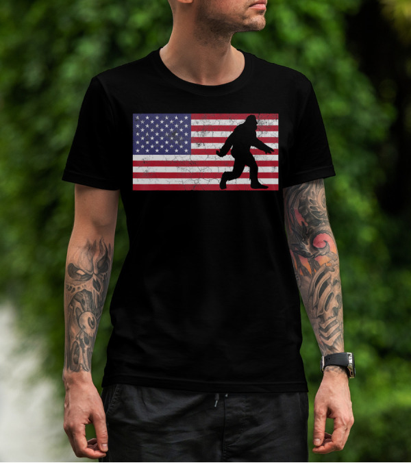 Fourth Of July 4th American Flag USA Bigfoot T-Shirt