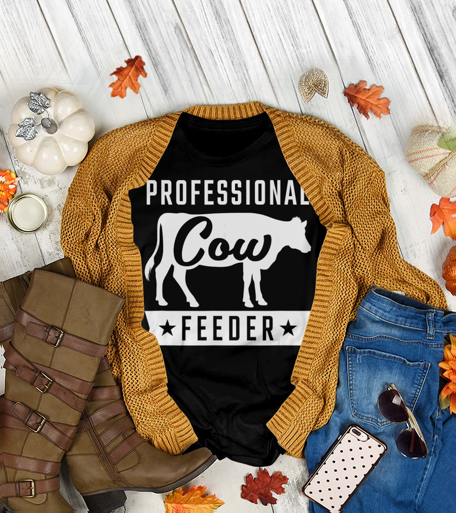 Professional Cow Feeder for Cow Loving Farmers T-Shirt