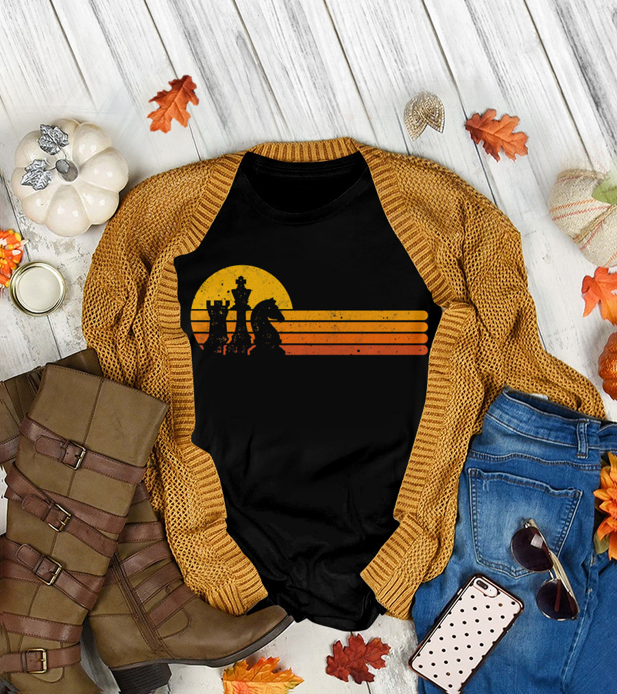 Vintage Chess Player Sunset Che Rook Knight King T-Shirt