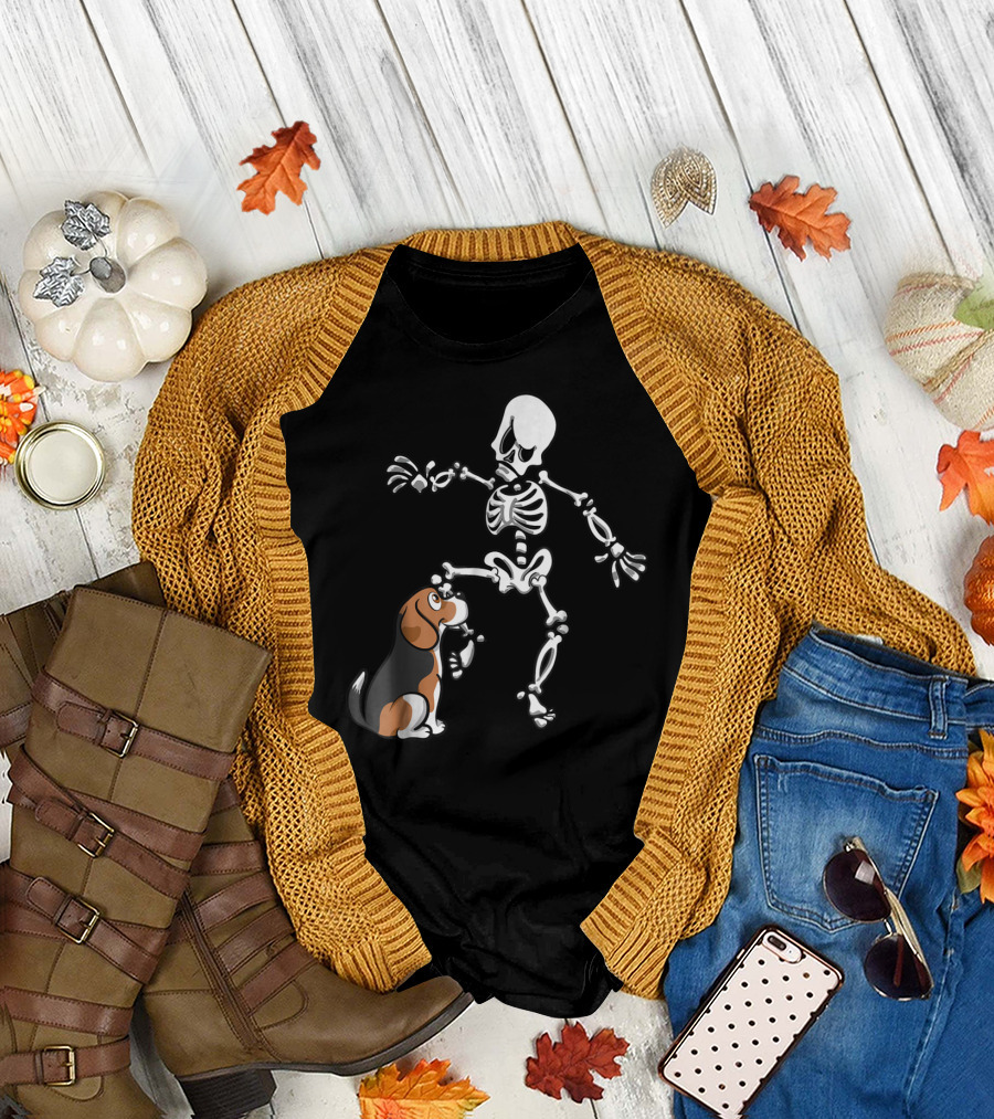 Beagle Biting Skeleton Leg Halloween Dog Funny T-Shirt