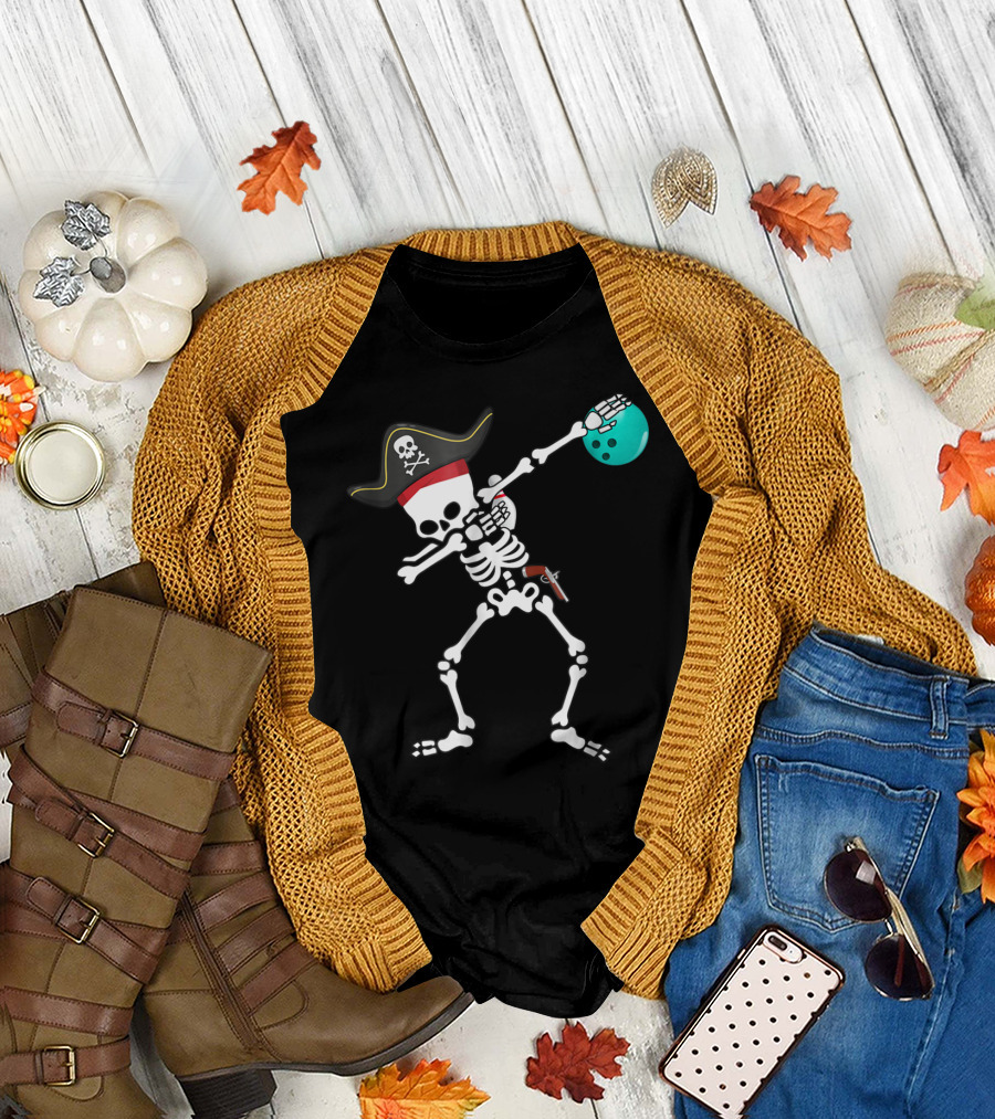 Bowling Skeleton Dabbing Pirate Hat Halloween T-Shirt