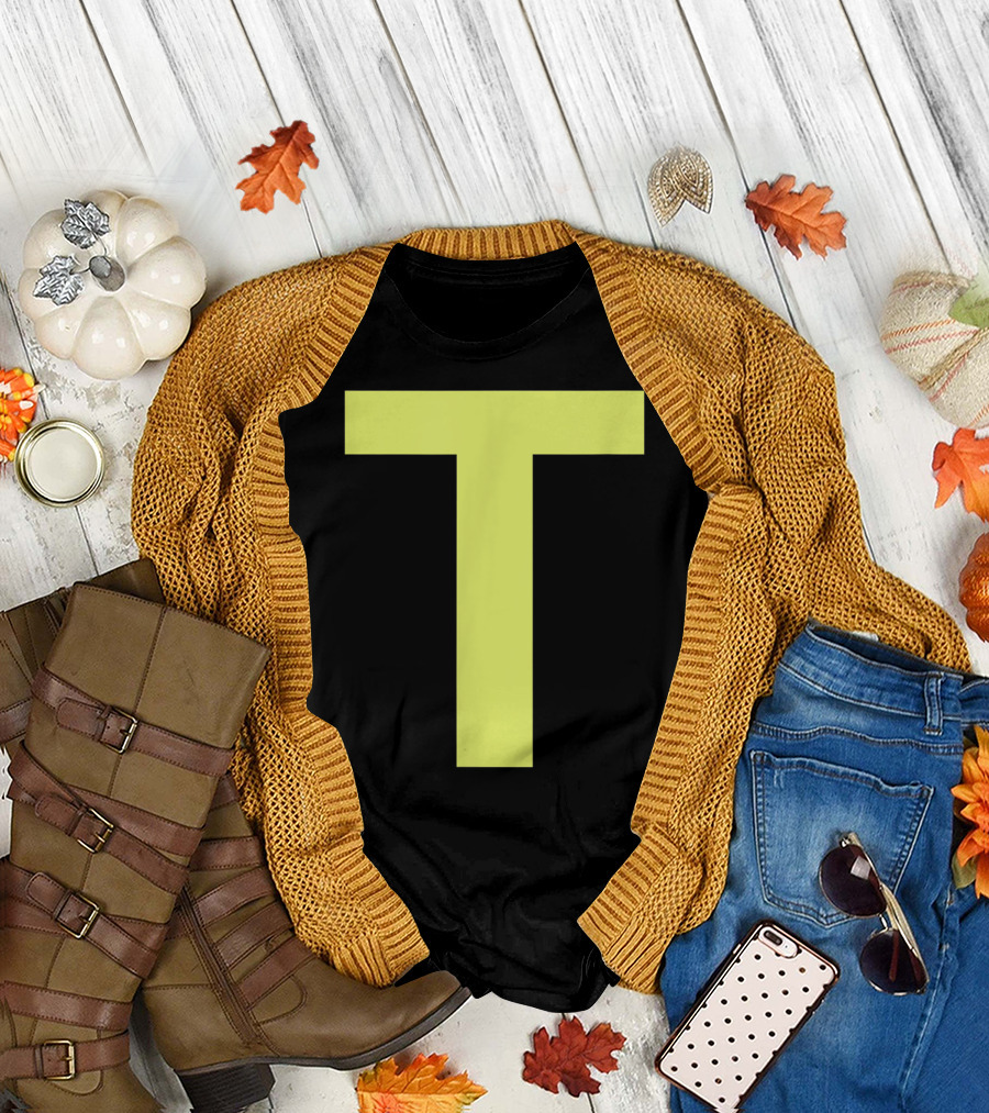 Chipmunk Halloween Carnival Group Yellow T T-Shirt