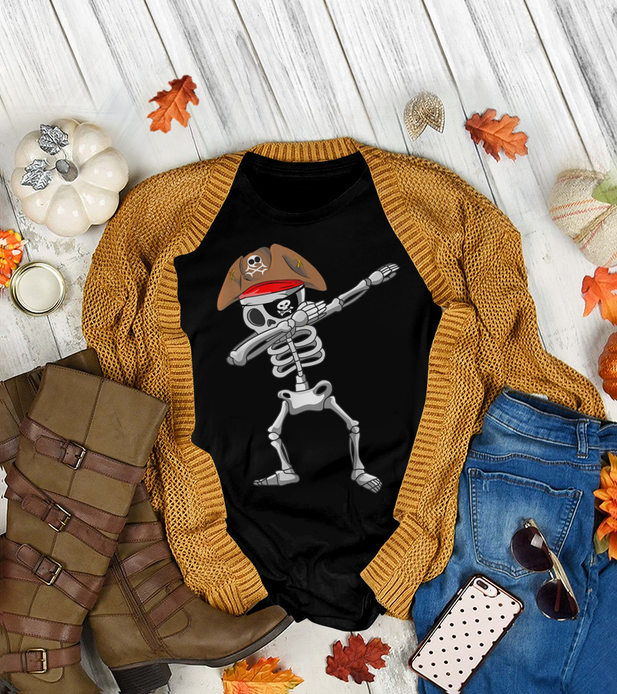 Skeleton Dabbing Pirate Skull Crossbones Hat T-Shirt