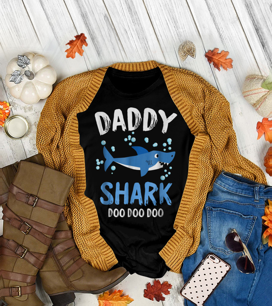 Daddy Shark Doo Doo Doo Father's Day T-Shirt