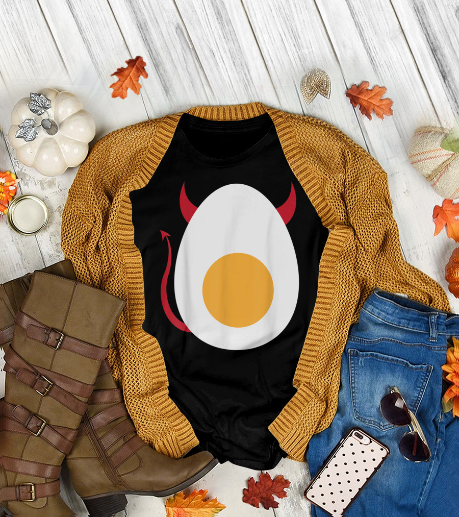 Halloween Deviled Egg Funny Cool Boiled Egg 6G T-Shirt