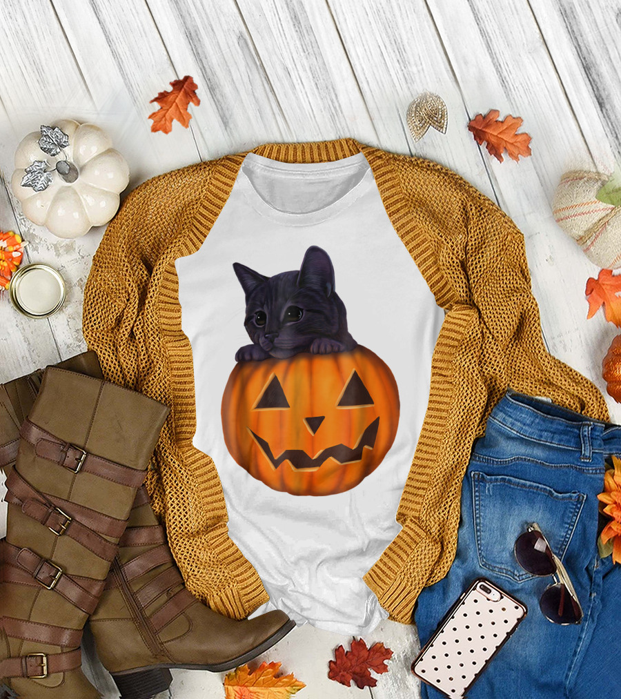 Kitten Inside Jack-O'-Lantern Pumpkin Halloween T-Shirt