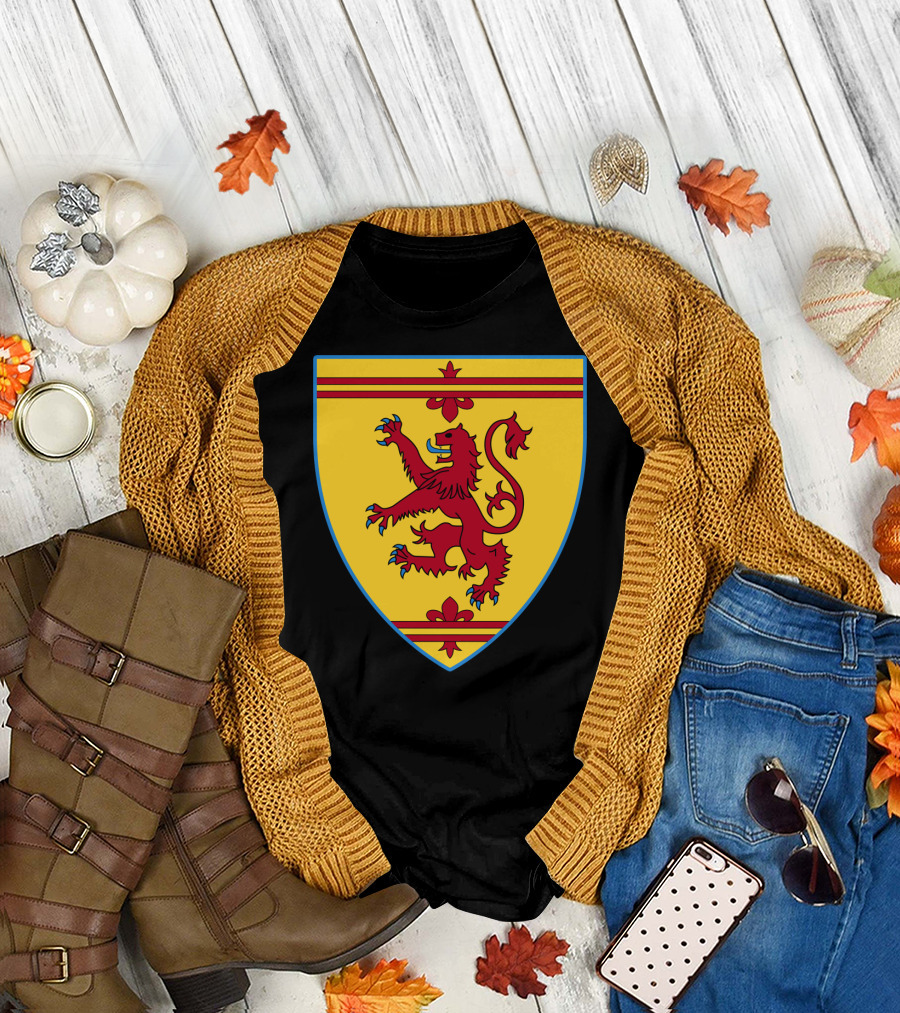 Knight Shield Halloween Costume Heraldic English Lion Crest T-Shirt