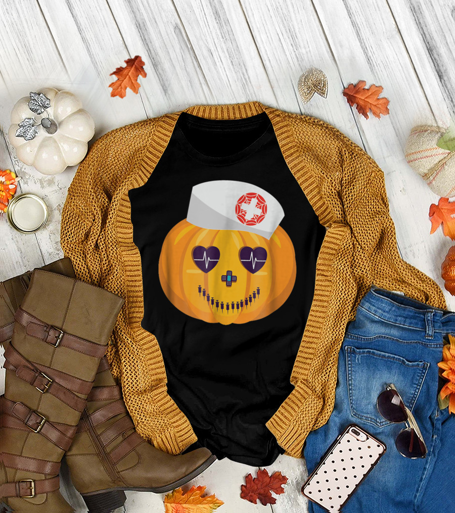 Nursing Student Halloween Pumpkin Heartbeat Nurse Cap T-Shirt