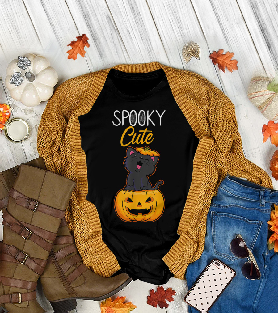 SPOOKY CUTE BLACK CAT HALLOWEEN PUMPKIN T-Shirt