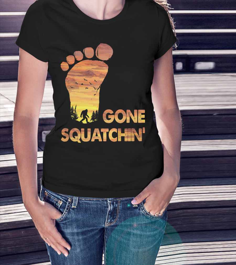Bifoot Gone Squatchin Footprint Silhouette With Bigfoot And Mountain Sunset Scene T-Shirt