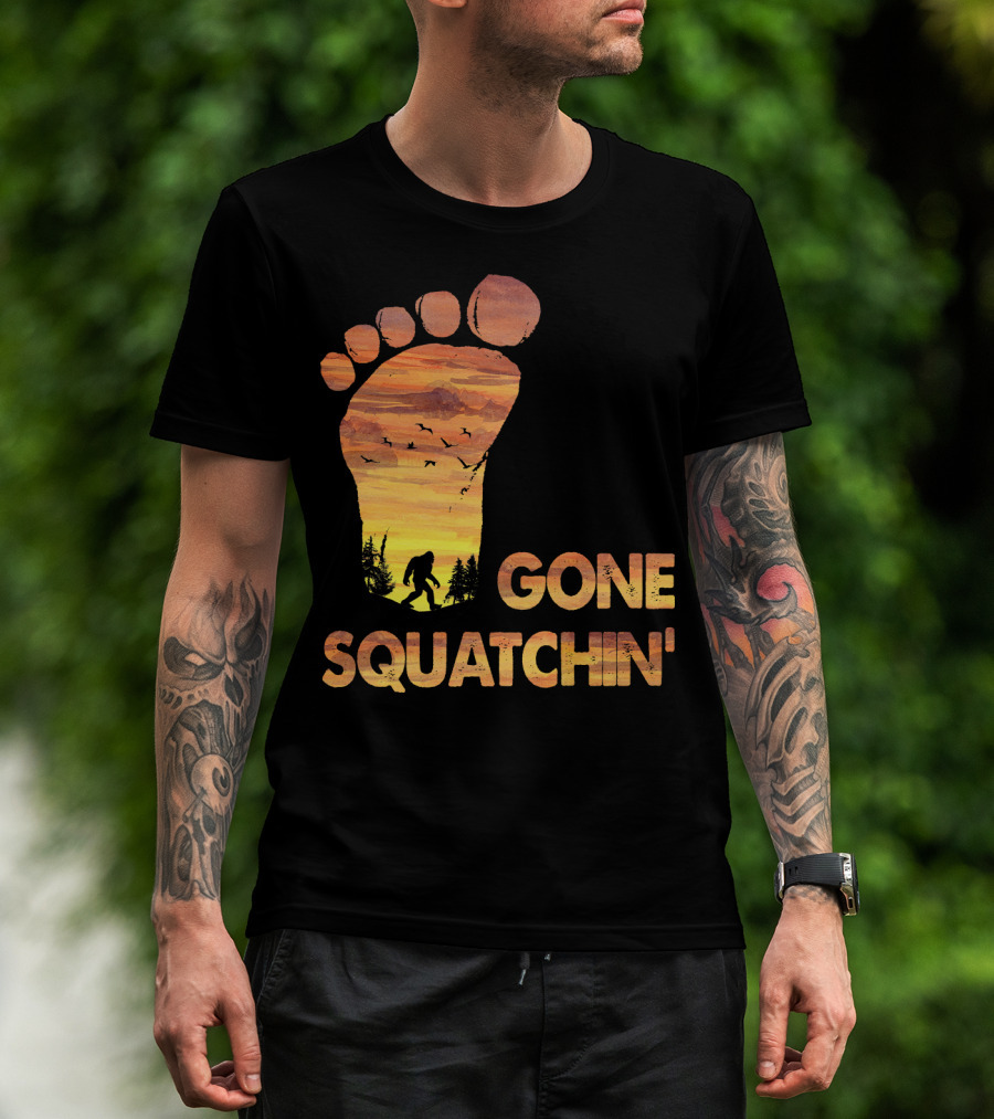 Bifoot Gone Squatchin Footprint Silhouette With Bigfoot And Mountain Sunset Scene T-Shirt