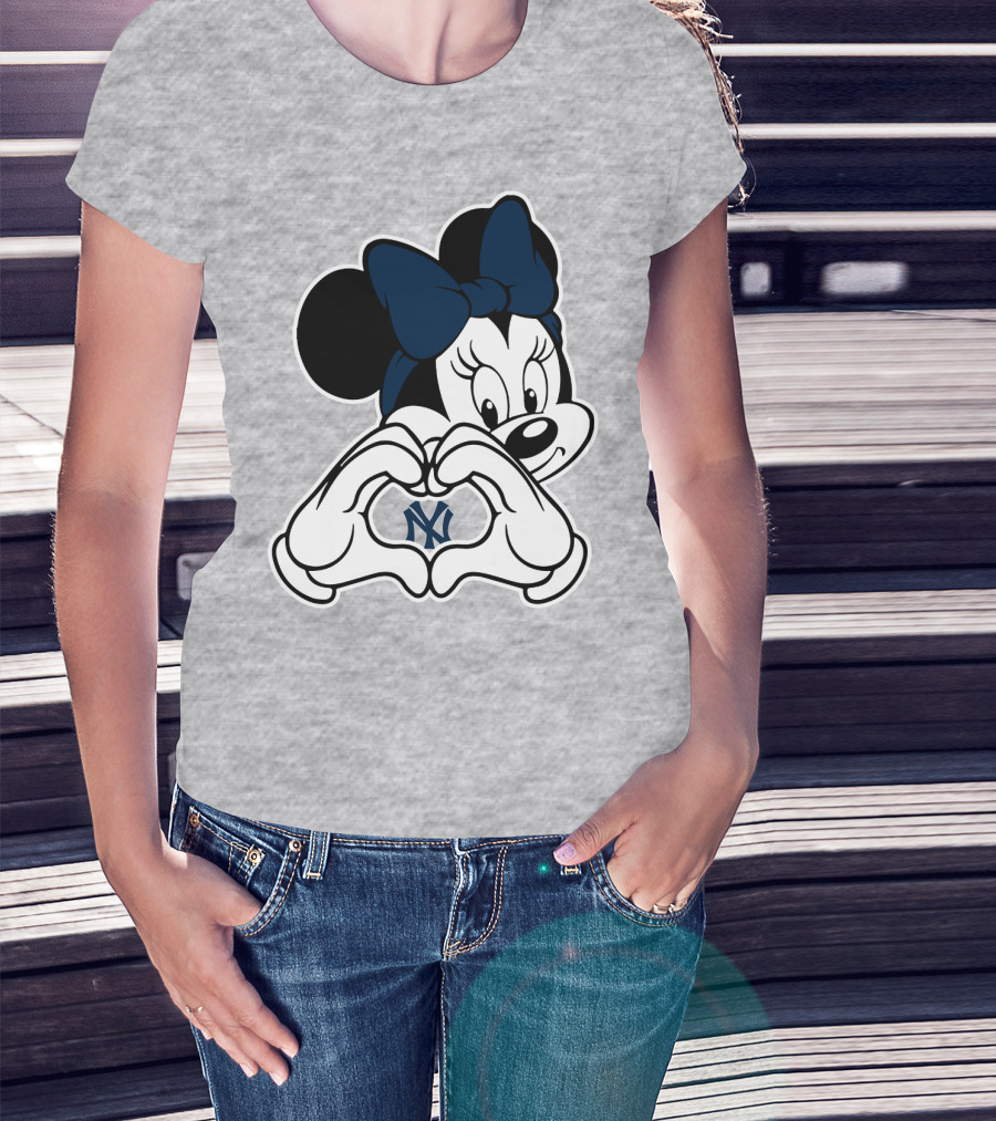 Minnie Mouse Love Heart New York Yankees T-Shirt