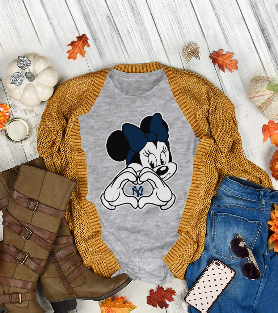 Minnie Mouse Love Heart New York Yankees T-Shirt