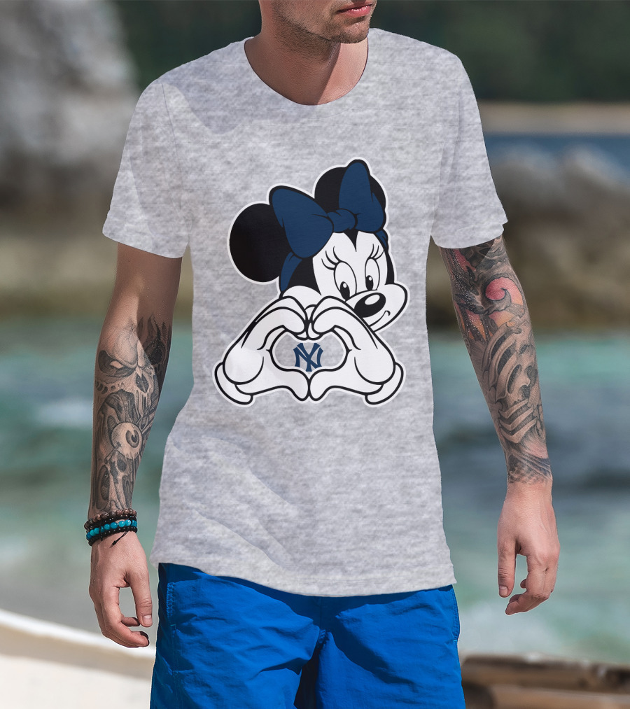 Minnie Mouse Love Heart New York Yankees T-Shirt