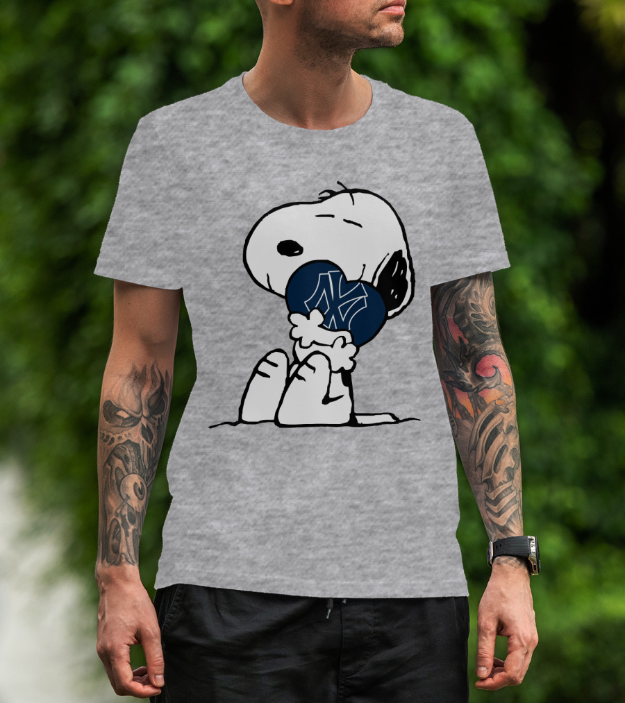 Snoopy Hugging New York Yankees Iconic Baseball Symbol T-Shirt
