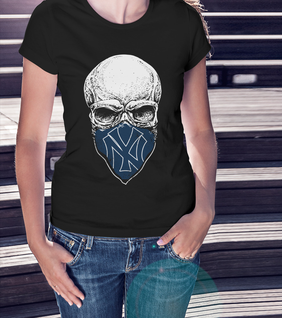 New York Yankees Skull Mask T-Shirt