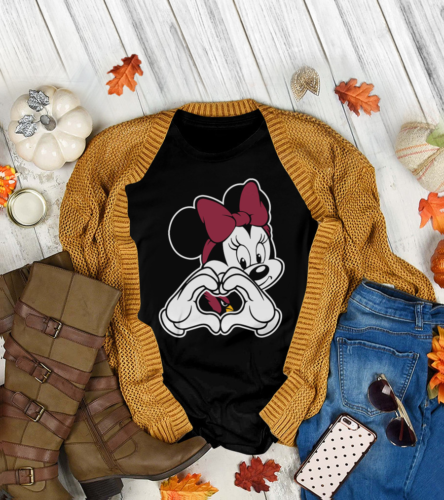 Cardinals Fans Love Minnie Mouse Hand Heart Bow T-Shirt