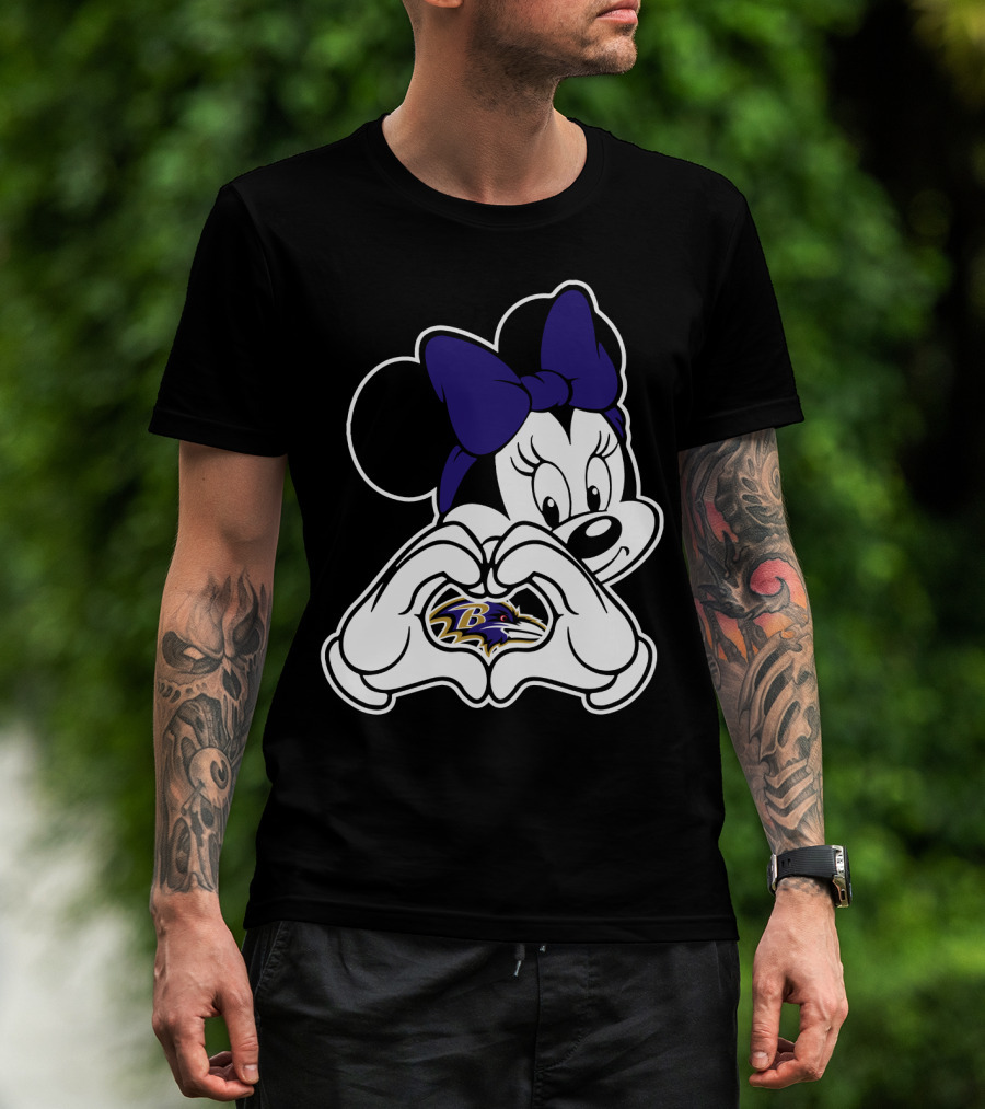 Minnie Mouse Heart Hands Baltimore Ravens T-Shirt