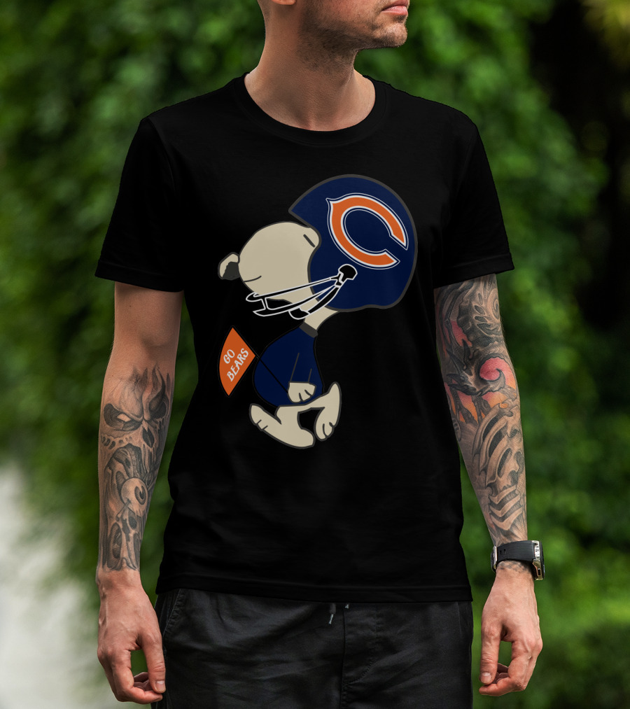 Chicago Bears Go Bears Peanuts Snoopy Football Helmet T-Shirt
