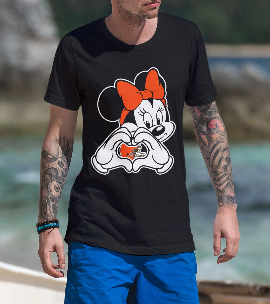 Cleveland Browns Minnie Mouse Heart Hands Football Helmet T-Shirt